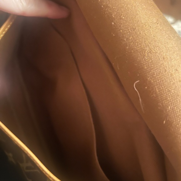 Authentic Louis Vuitton Samur 30 - Picture 7 of 8